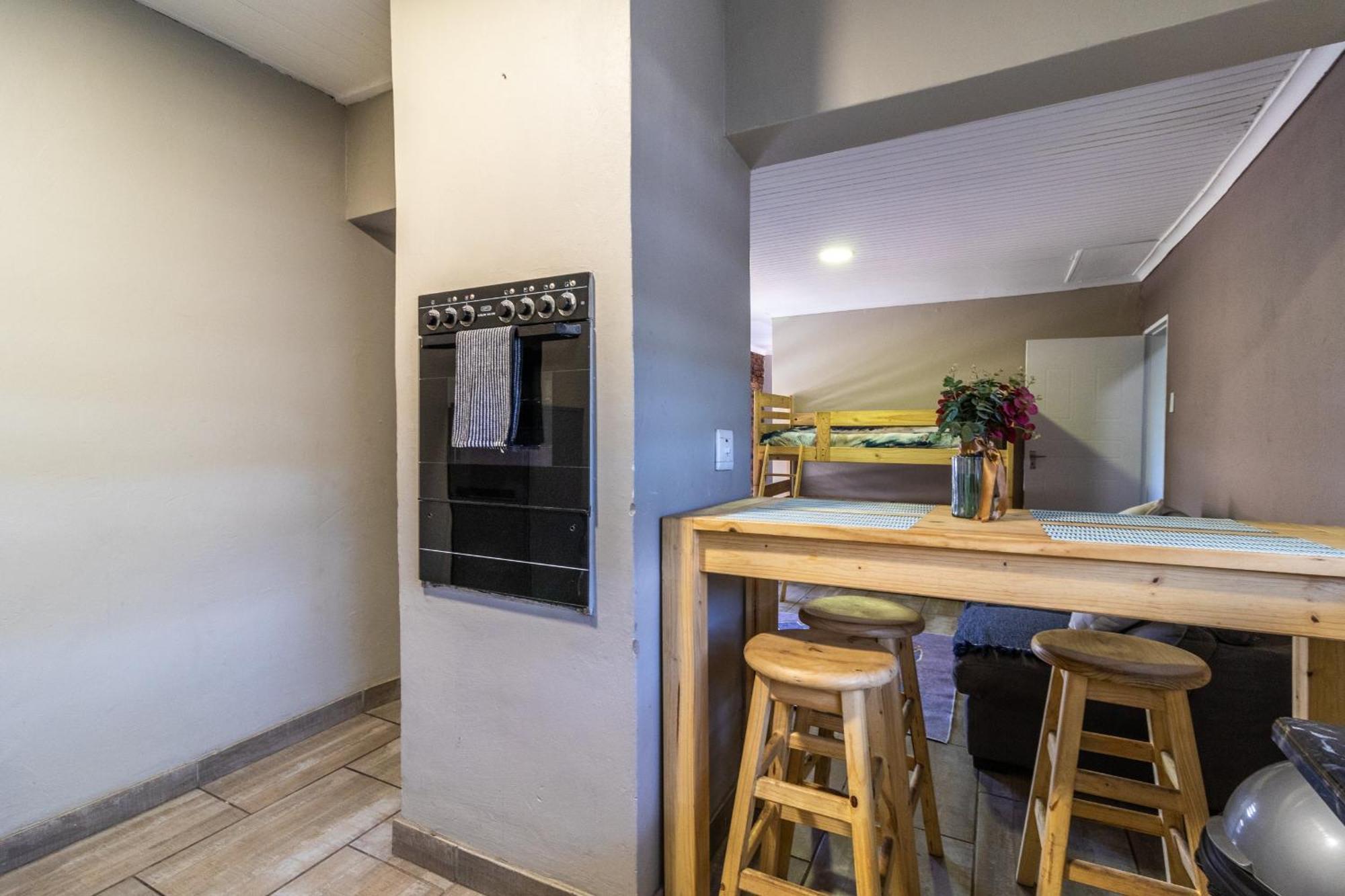Bosveld In Die Stad 2 Guesthouse Alberton Dış mekan fotoğraf